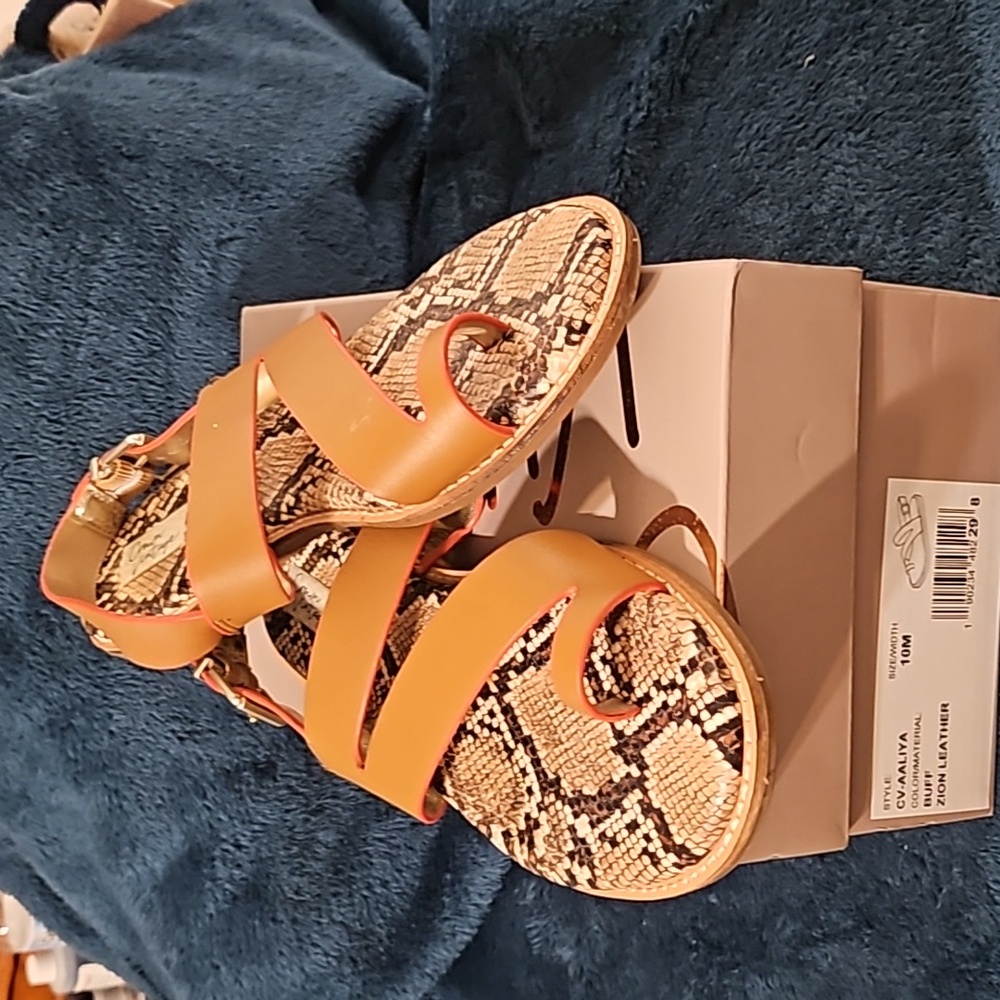 Beautiful Brown Alligator Print Flat Sandal
